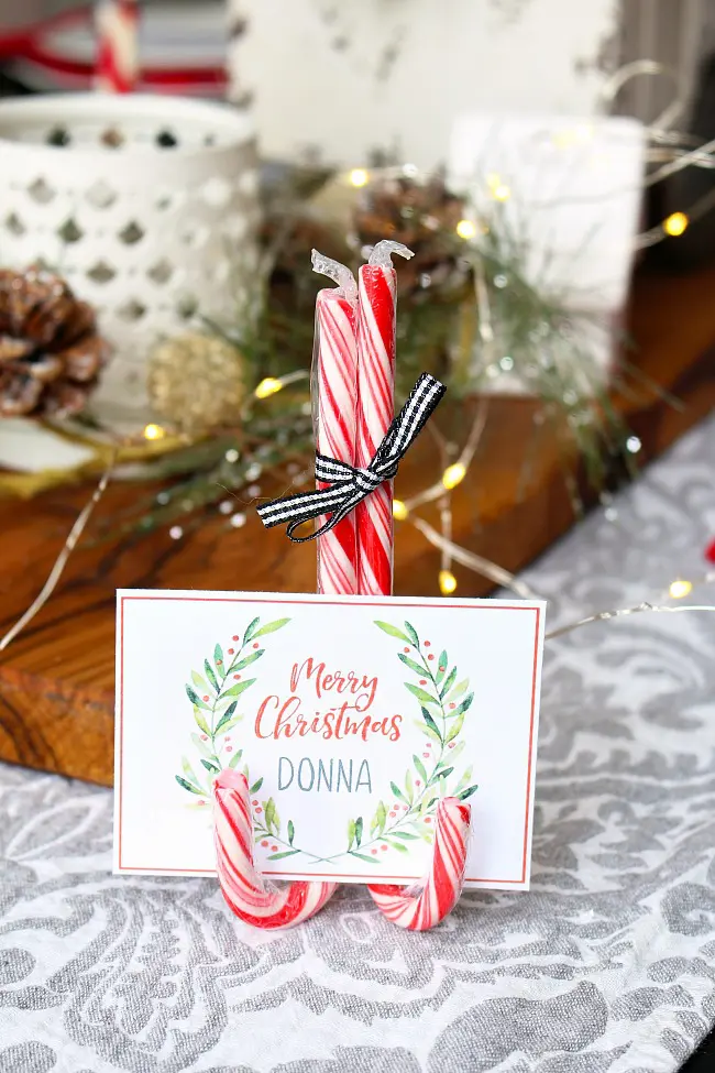 christmas-place-setting-free-printable-fron-Clean-and-Scentsible