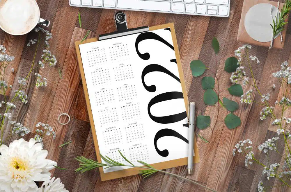 Free 2022 Printable Yearly Calendar in black and white modern style