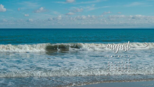 ocean-august-calendar-wallpaper-desktop
